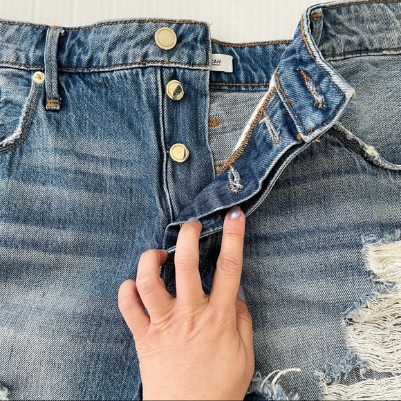 GOOD AMERICAN High Waist Denim Shorts - Picture 3 of 8